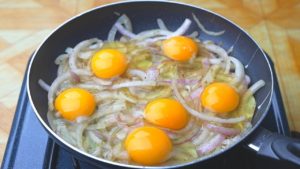 Huevos con cebolla: una receta fácil y deliciosa